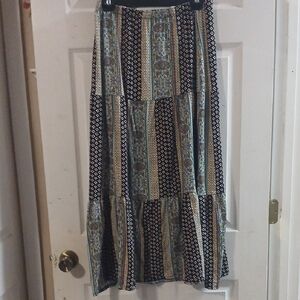 Elegant Black and Blue Patterned Maxi Skirt